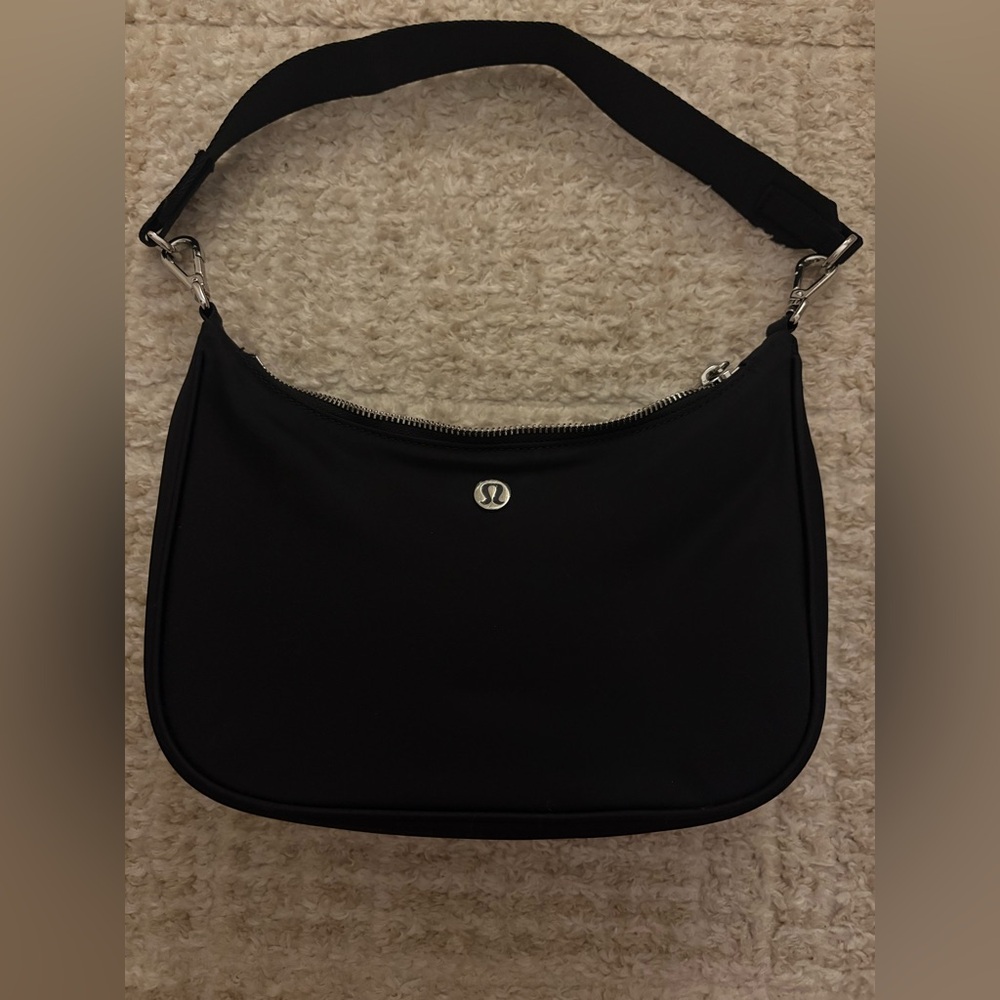 Lululemon City Essentials Small Shoulder Bag - Picture 2 of 8
